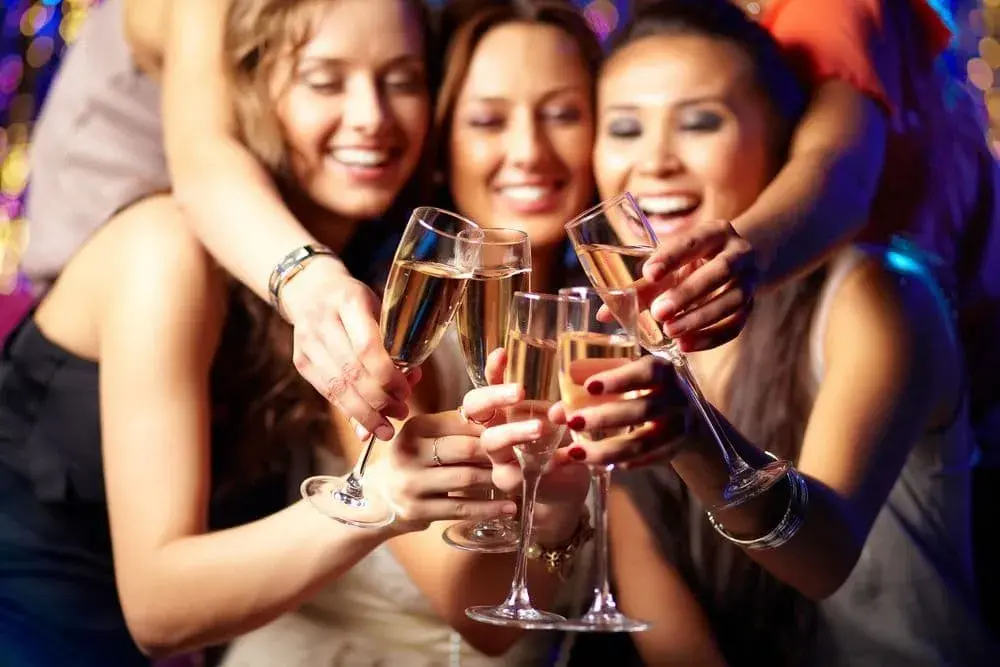Co ile dni można pić alkohol? Poznaj bezpieczne zalecenia