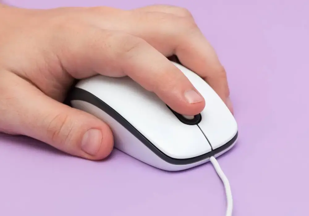 Nie możesz włączyć myszy w laptopie? Sprawdź te proste sposoby!