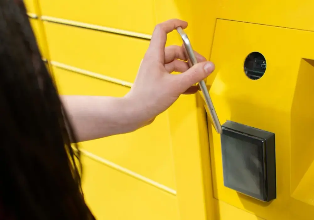 Płatność kartą InPost - Jak zapłacić kartą za usługi InPost?