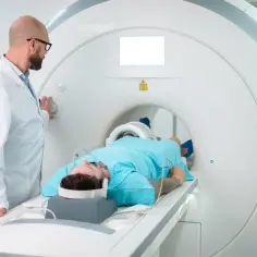 Jak często wykonywać rezonans magnetyczny? Bezpieczeństwo MRI