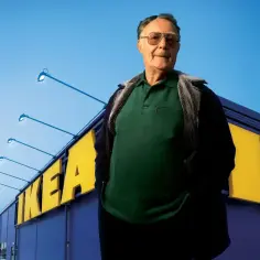 Ingvar Kamprad, założyciel IKEA – historia szwedzkiego przedsiębiorcy i jego firmy