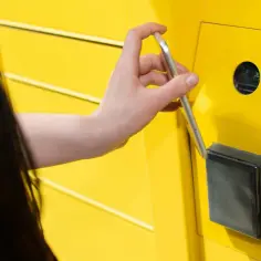 Płatność kartą InPost - Jak zapłacić kartą za usługi InPost?
