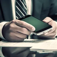 Przykład zastosowania procesu oceny zagrożeń i analizy ryzyka przed zakupem telefonu komórkowego