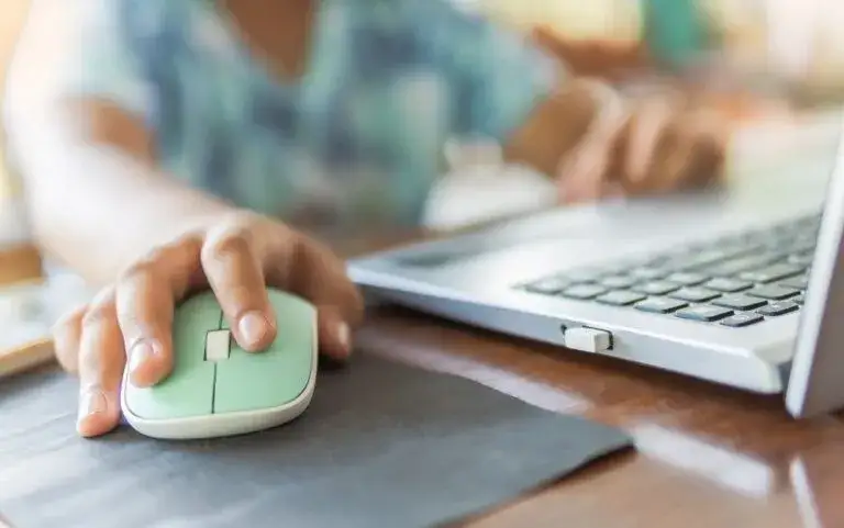 Zdjęcie Nie możesz włączyć myszy w laptopie? Sprawdź te proste sposoby!