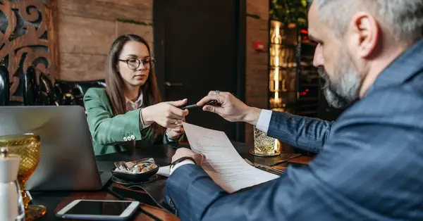  Sprzedaż samochodu a vat - jak uniknąć podatku przy sprzedaży auta firmowego?